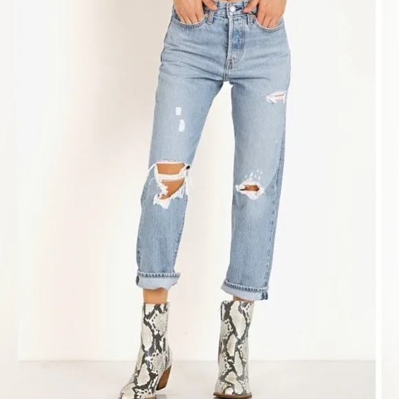 Levi's Wedgie Straight Jeans —Authentically Yours - Picture 1 of 8